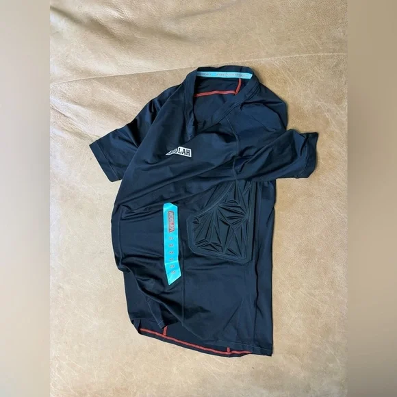 Moolah Women's Padded Compression Top Size Medium Cool/Breathable New - Picture 2 of 7